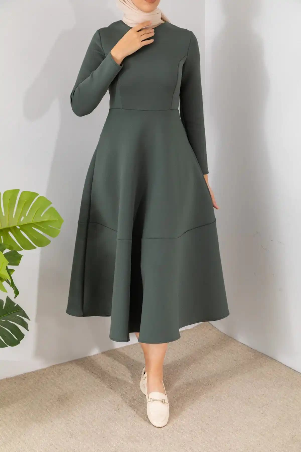 Kumaş Elbise Modelleri ve Trendler: Şıklık ve Rahatlığın Buluştuğu Tasarımlar