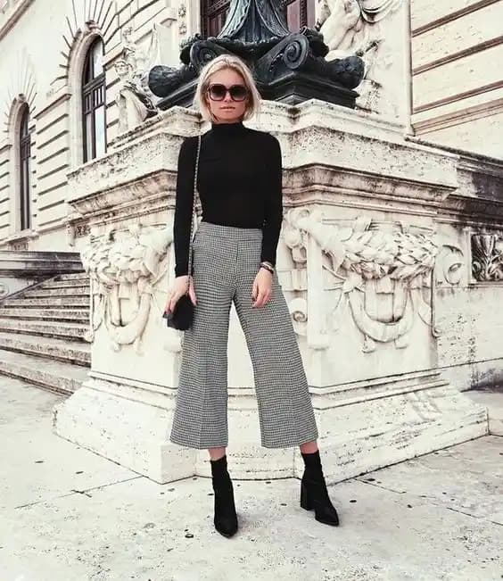 Kumaş Pantolon ve Bot Kombinleri: Günlük ve Şık Stilinize Uygun Stil İpuçları