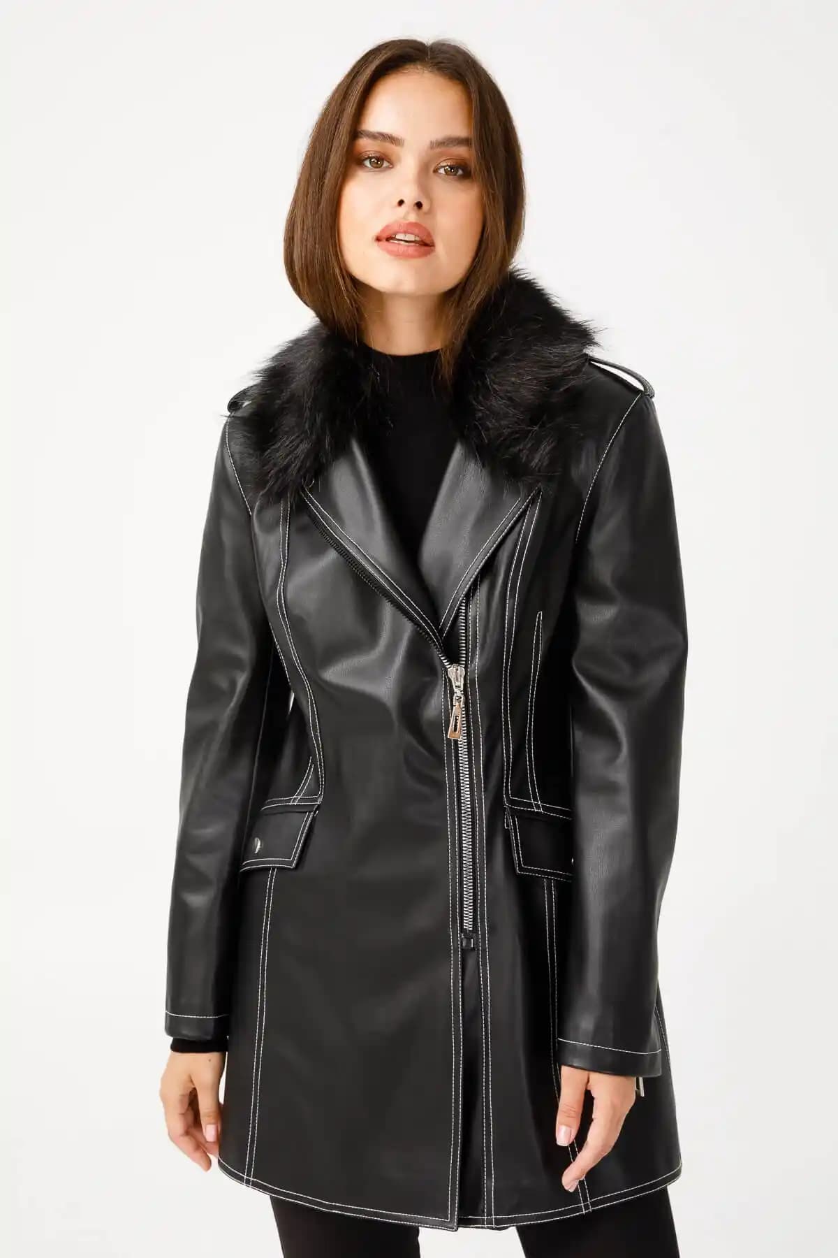 Kürk Mont Modelleri ve Trendler: Şıklık ve Fonksiyonelliğin Buluşması