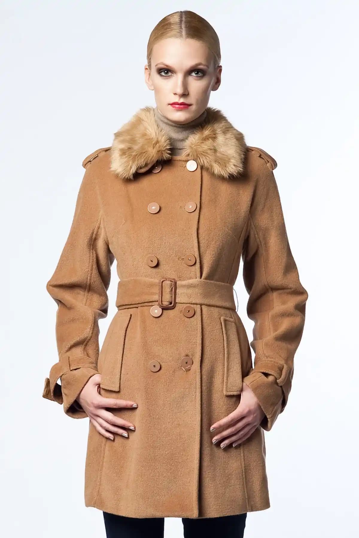 Kürklü Kaban Modelleri: Şıklık ve Konforu Bir Arada Sunan Trendler