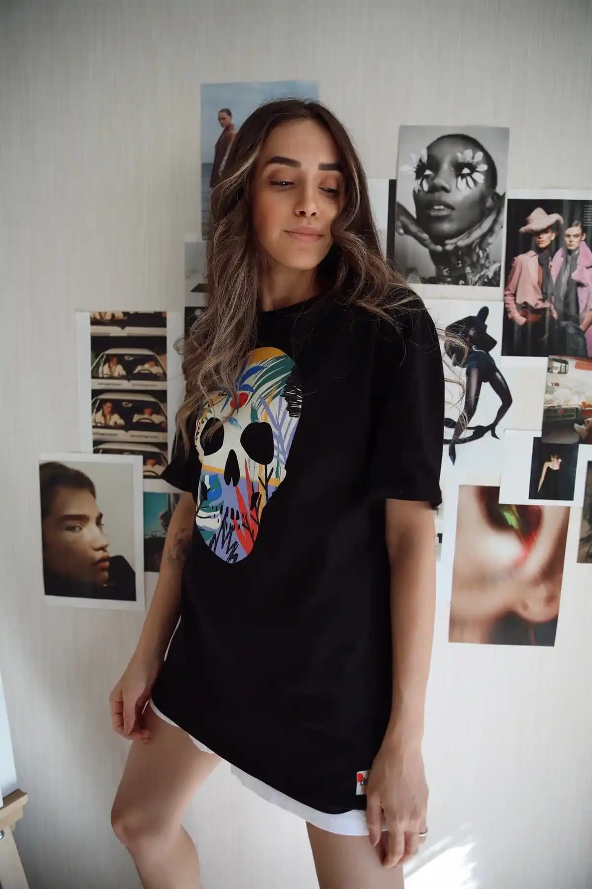 Kuru Kafalı Tişörtler: Moda Dünyasında Kendine Has Bir İfade Yaratma Rehberi