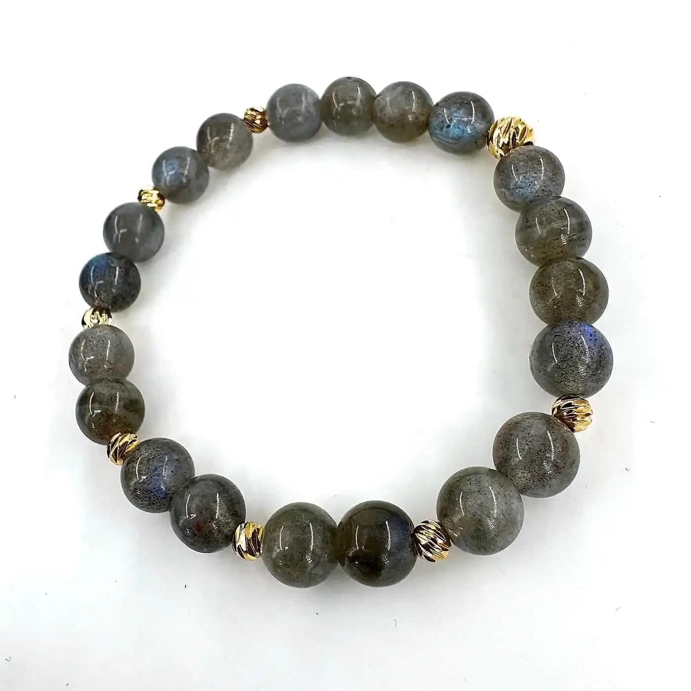 Labradorit Bileklikleri: Doğal Güzellik ve Enerji Dolu Takılarla Tarzınızı Yansıtın