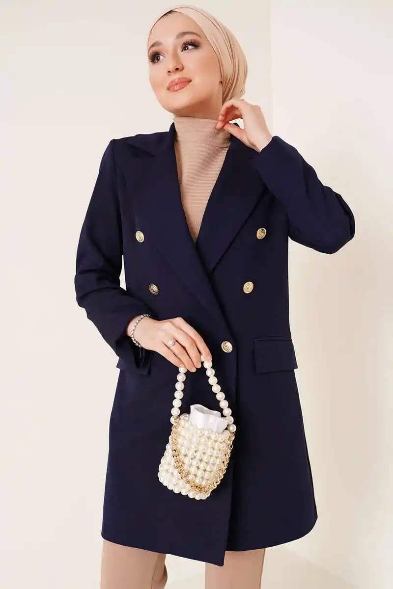 Lacivert Kruvaze Ceketler: Moda ve Stil İçin Zamansız Şıklık Rehberi