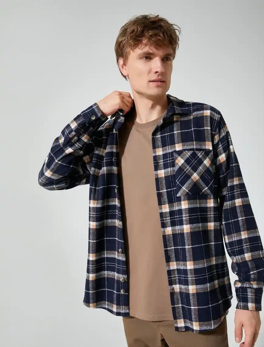 Lacivert Oduncu Gömleği: Tarz ve Fonksiyonellik Sunan Modern Moda Parçası