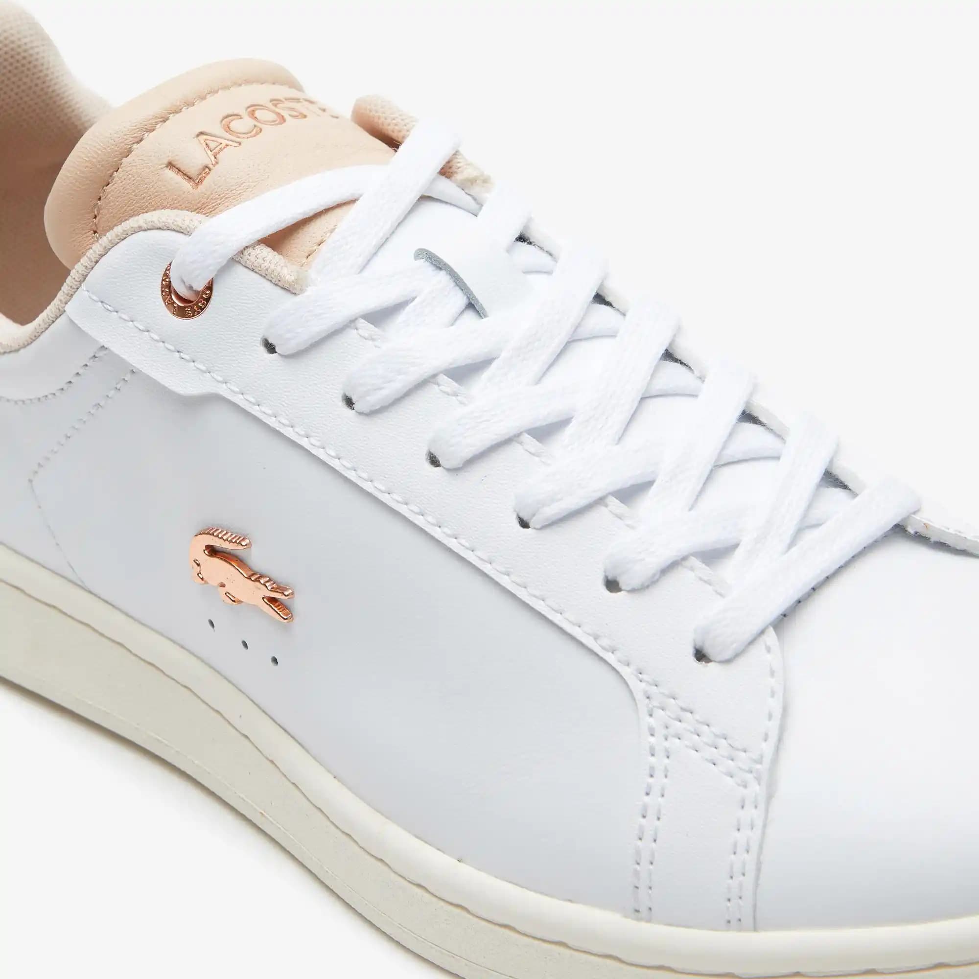 Lacoste Carnaby Kadın Beyaz Sneaker Modaya Uygun Şıklık ve Konfor Sunar