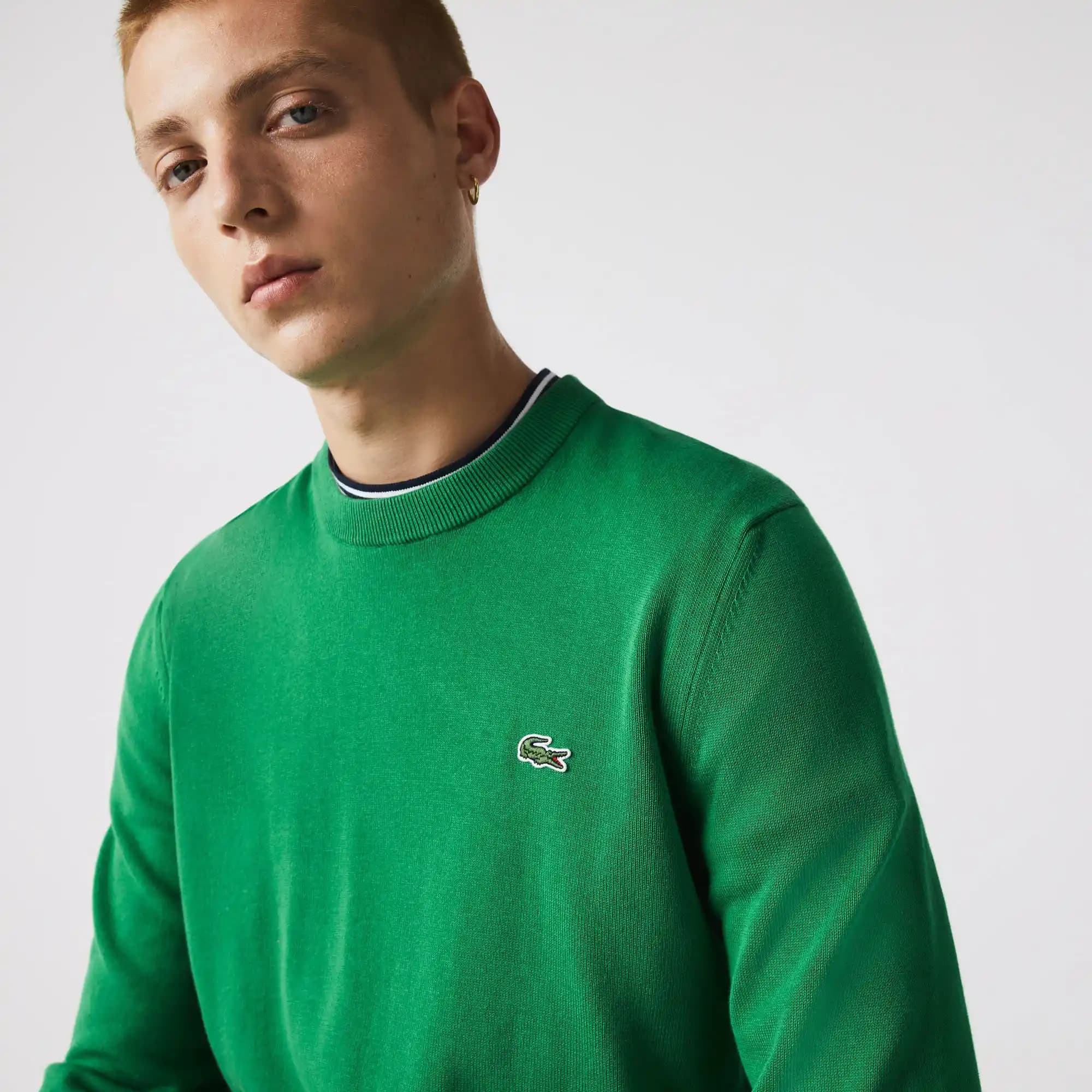 Lacoste Yeşil Kazaklar: Zamansız Şıklık ve Konfor Sunan Moda Parçaları