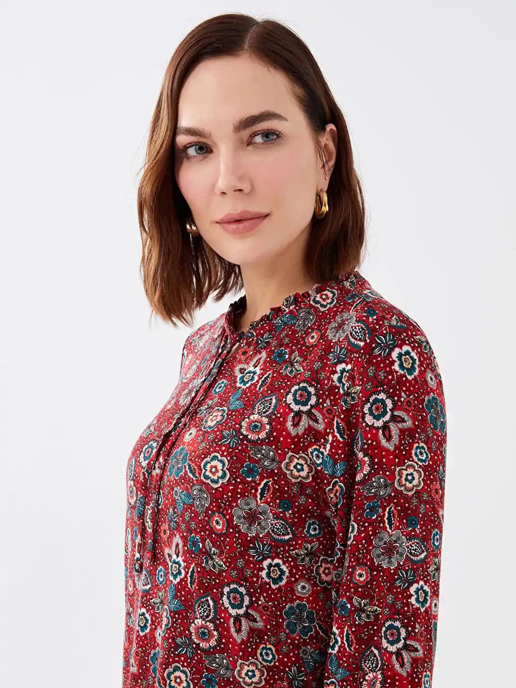 LCW Kadın Bluz Koleksiyonu: Uygun Fiyatlı Şıklık ve Moda Trendleri