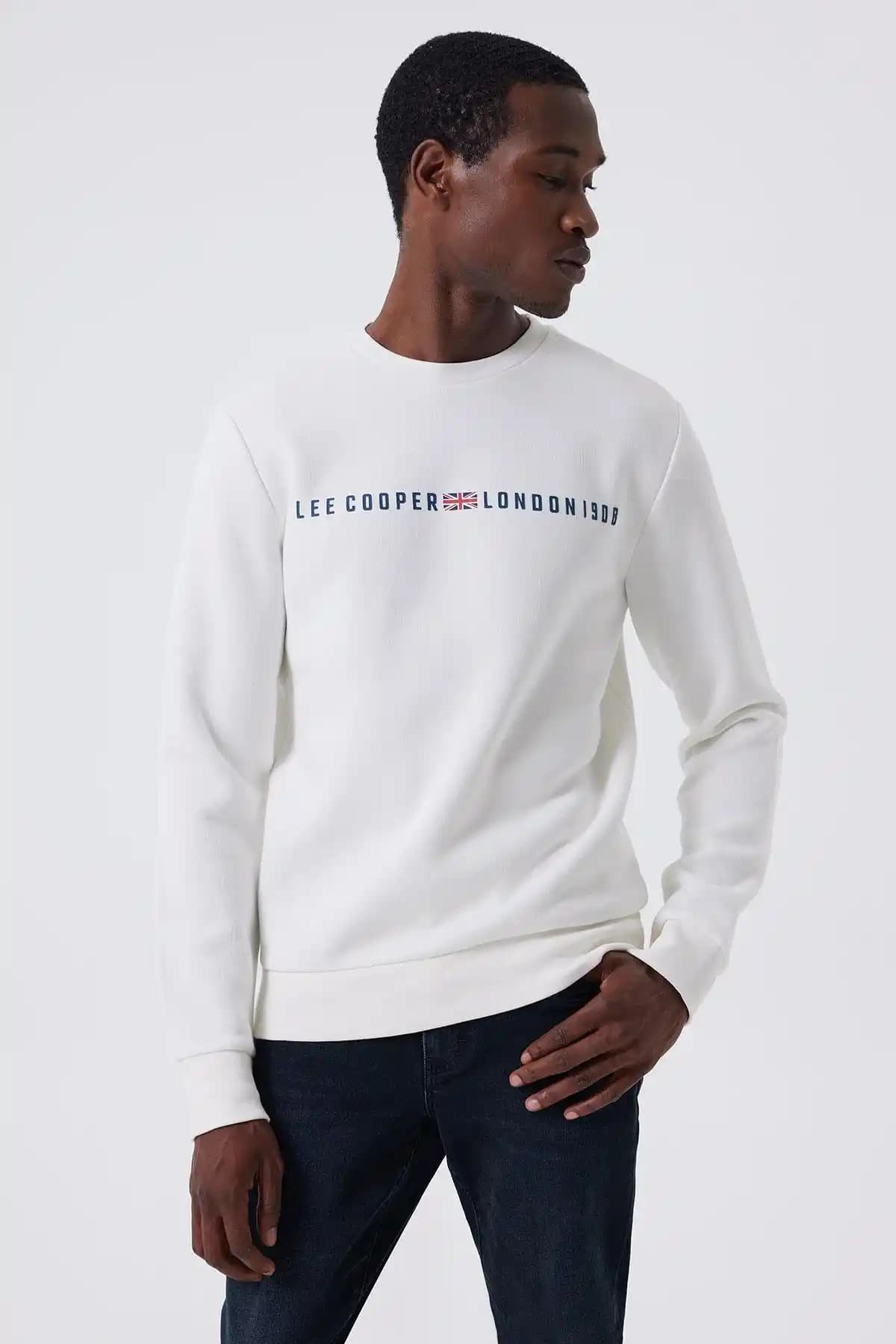 Lee Cooper Erkek Sweatshirtleri ile Şıklığınızı Yükseltin Güncel Moda Trendleri ve Stil İpuçları