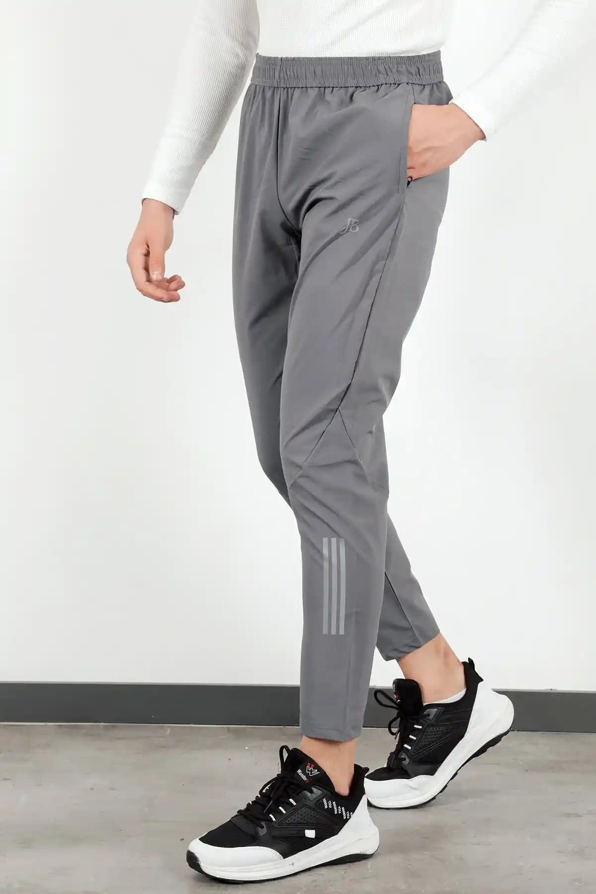 Likralı Eşofmanlar: Rahatlık ve Şıklığı Bir Arada Sunan Günlük Giyim Tercihi