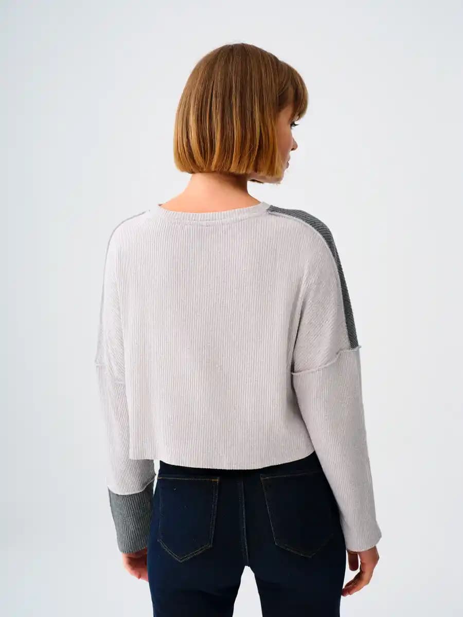 Loft Sweatshirt Kadın Modasında Rahatlık ve Şıklığın Modern Buluşması