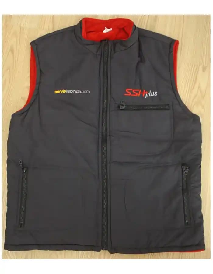 Logolu İş Elbiseleri: Kurumsal Kimliği Güçlendiren Moda ve Fonksiyonellik Birliği