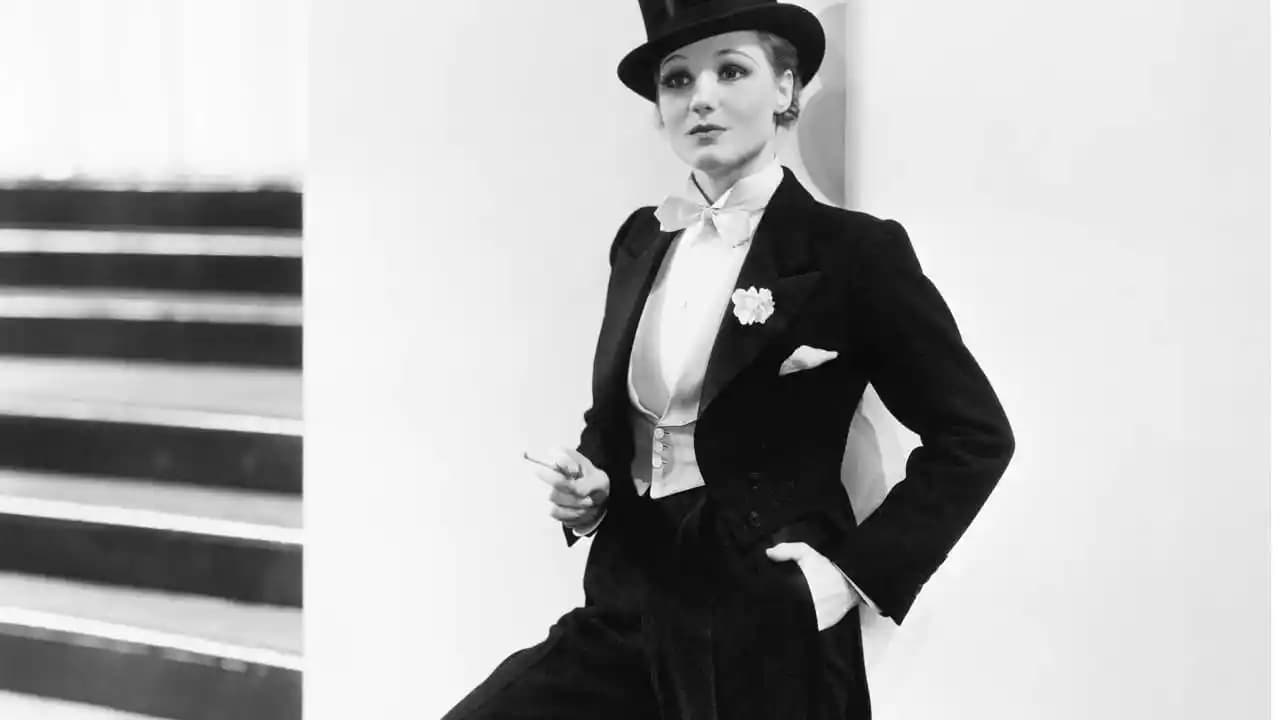 Londra Moda Sahnesinde Smokinin Yeri ve Modern Yorumları Hakkında Detaylı Bilgi