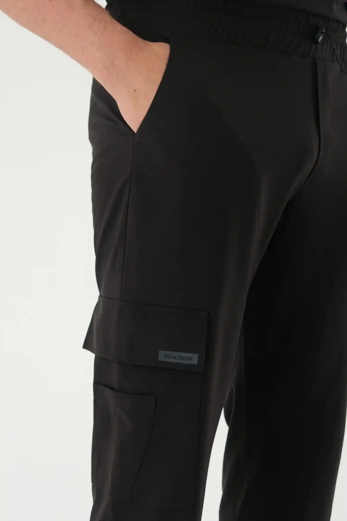 Lucas Pantolonlar: Konfor ve Şıklığı Bir Arada Sunan Modern Moda Parçaları