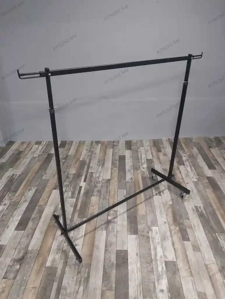 Mağaza Askısı Seçimi ve Moda Dünyasında Estetik ile Fonksiyonelliğin Birleşimi