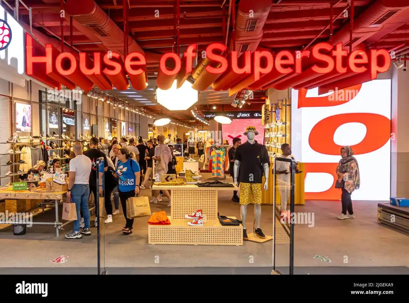 Mall of Istanbul ve Superstep: Moda Trendleri ve Yeniliklerin Güncel Yeri