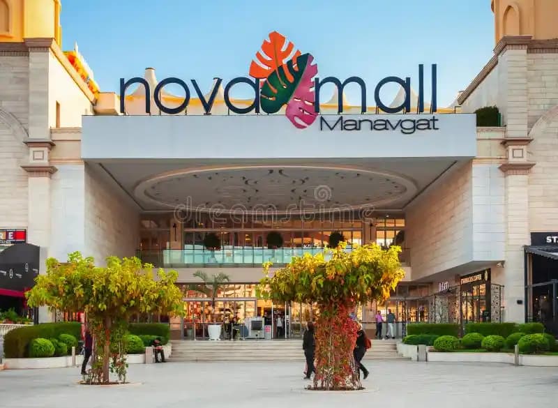 Manavgat Novamall Mağazalarıyla Güncel Moda ve Alışveriş Deneyimi Sunuyor