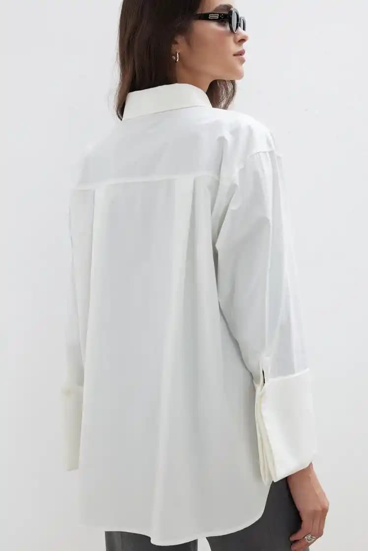 Manşetli Gömlek Modası: Tarzınızı Yansıtan Zamansız ve Şık Parçalar