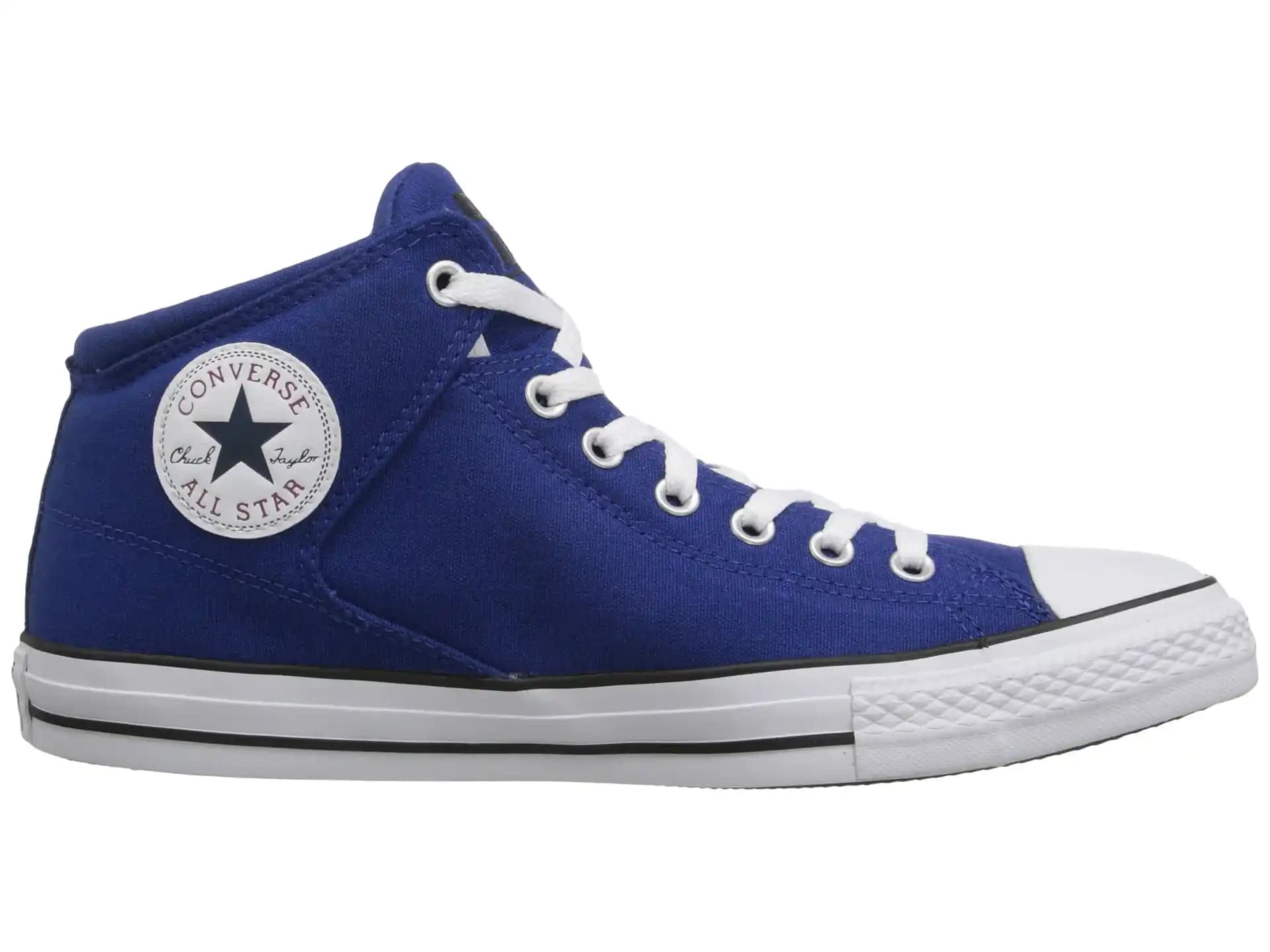 Mavi Converse Ayakkabılarının Moda Dünyasındaki Yeri ve Stil İpuçları