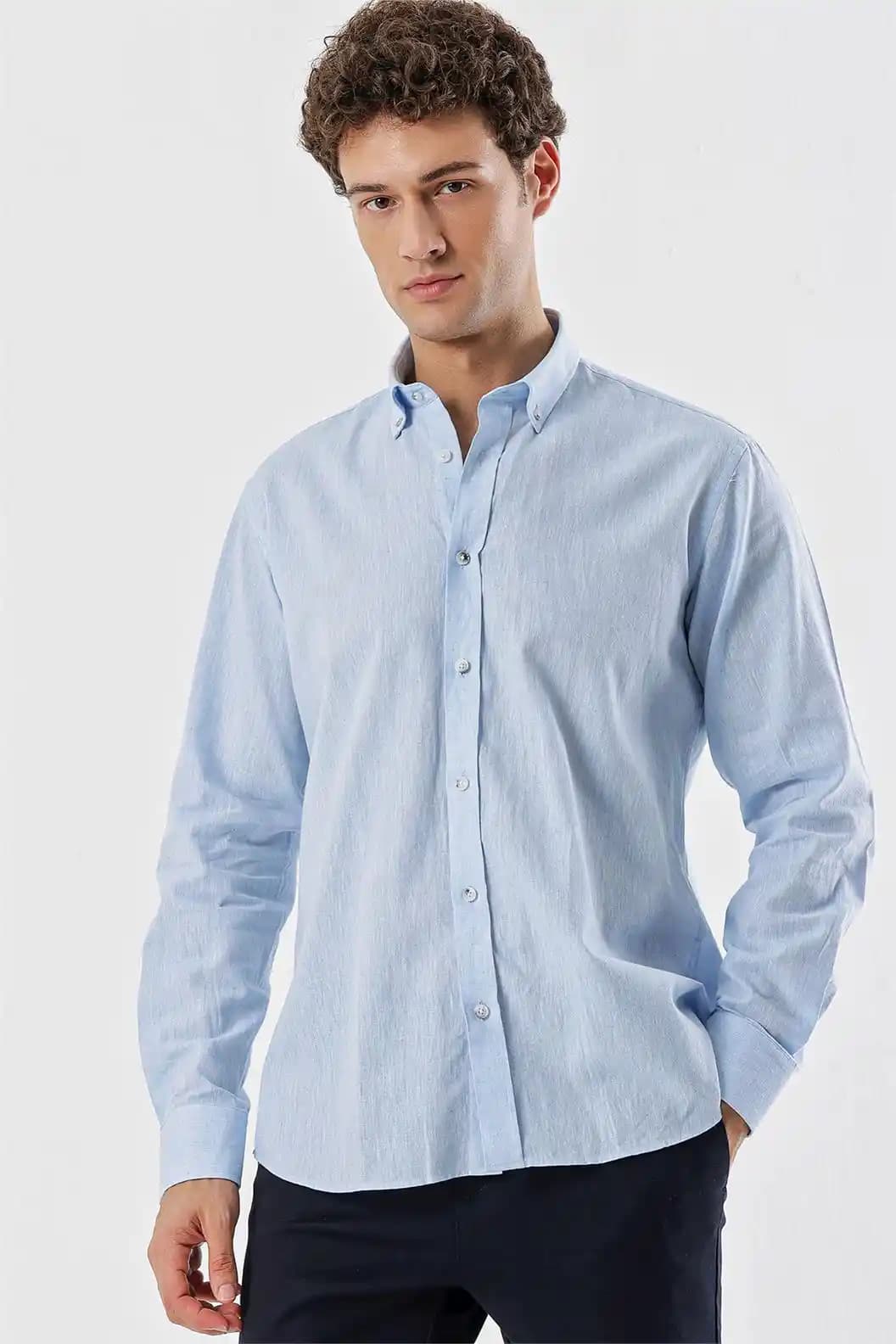 Mavi Gömlek: Zamansız Moda Parçası ve Kombin İpuçları