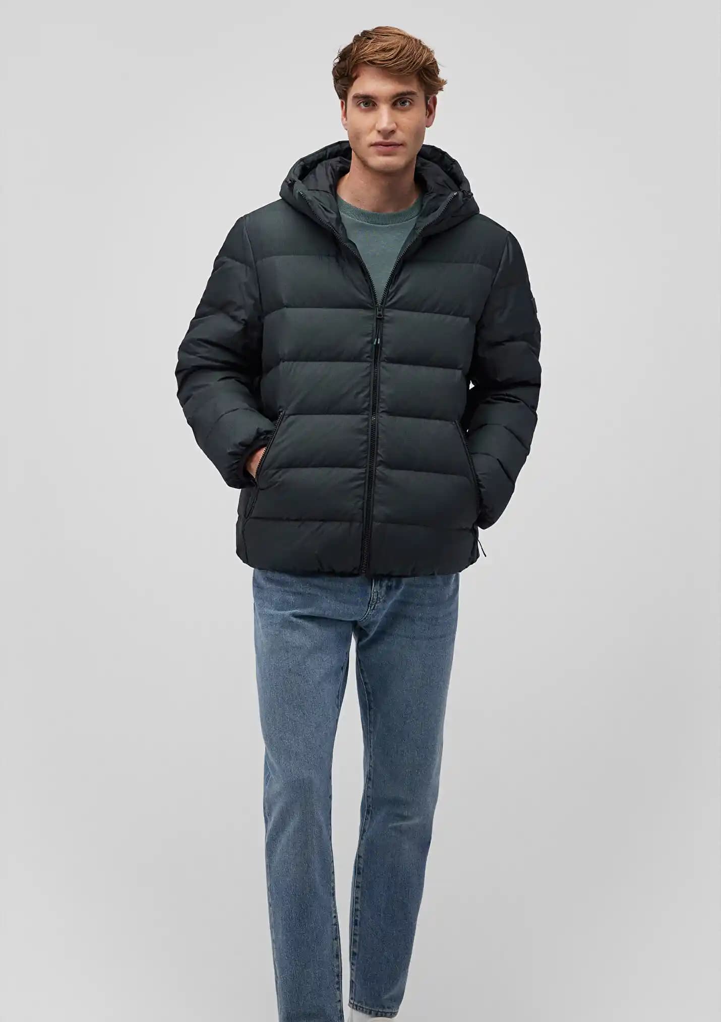 Mavi Kuş Tüyü Montlar: Moda ve Konforun Buluştuğu Kış Seçenekleri