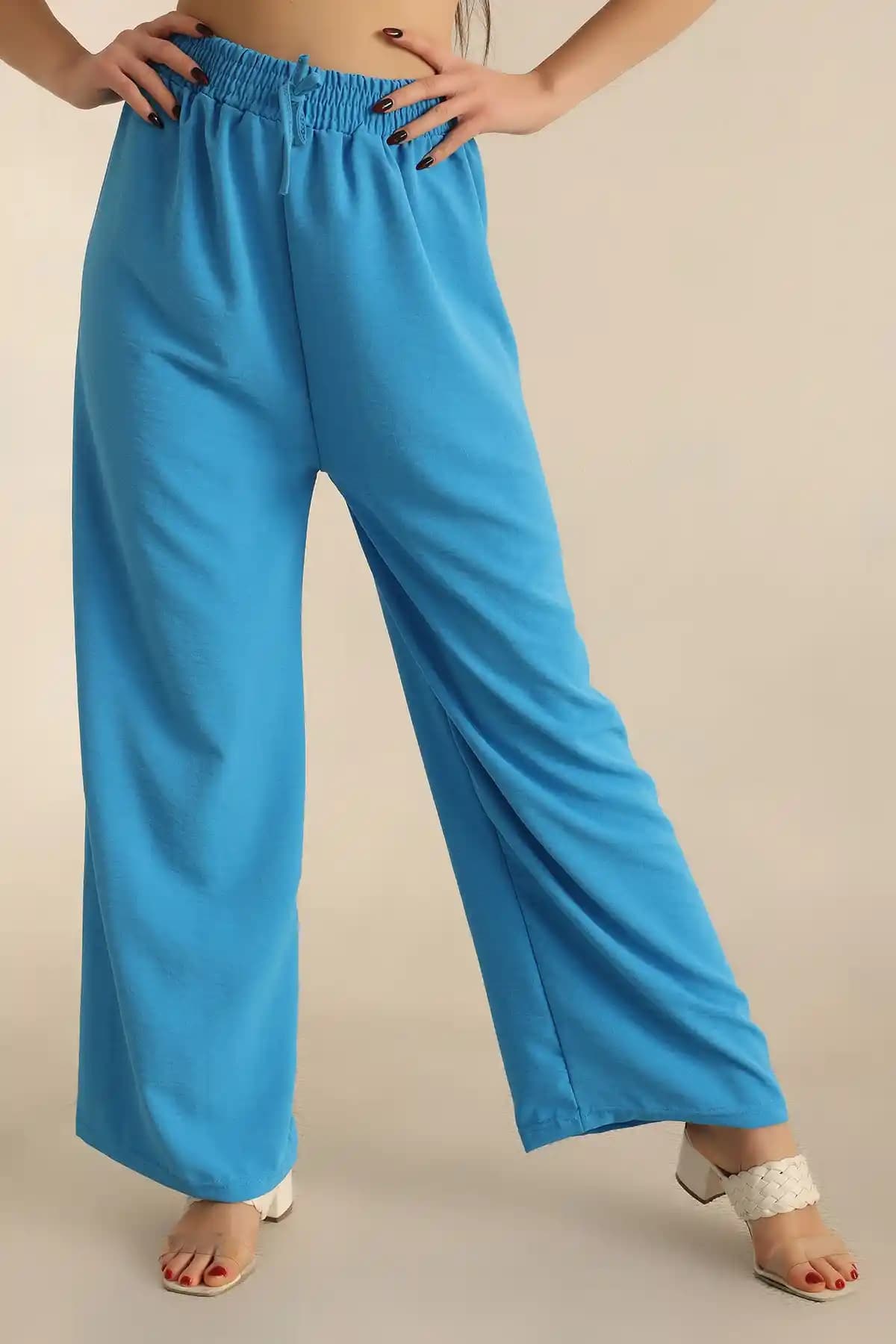 Mavi Palazzo Pantolon: Modern Moda Trendleri ve Stil İpuçlarıyla Şıklık