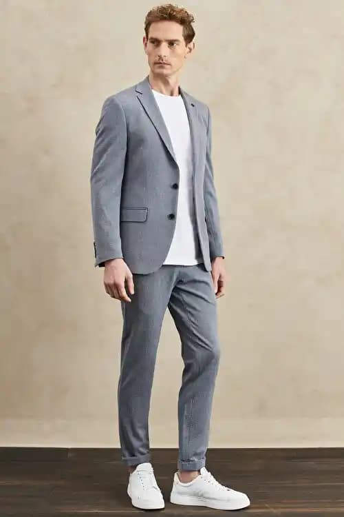 Mersin’de Takım Elbise Trendleri ve Moda Seçenekleri Analizi