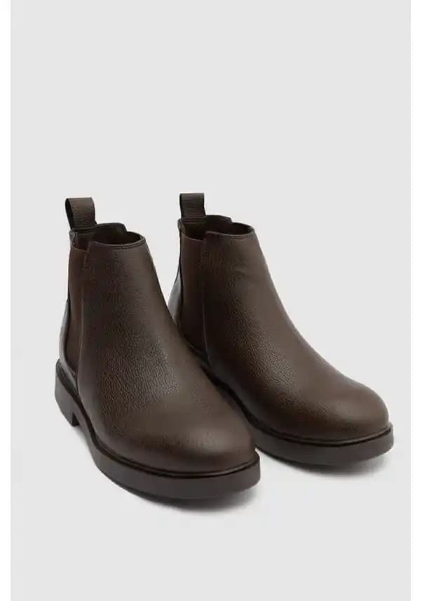 Mevsimlik Erkek Botları: Her Mevsime Uygun Şıklık ve İşlevsellik Rehberi