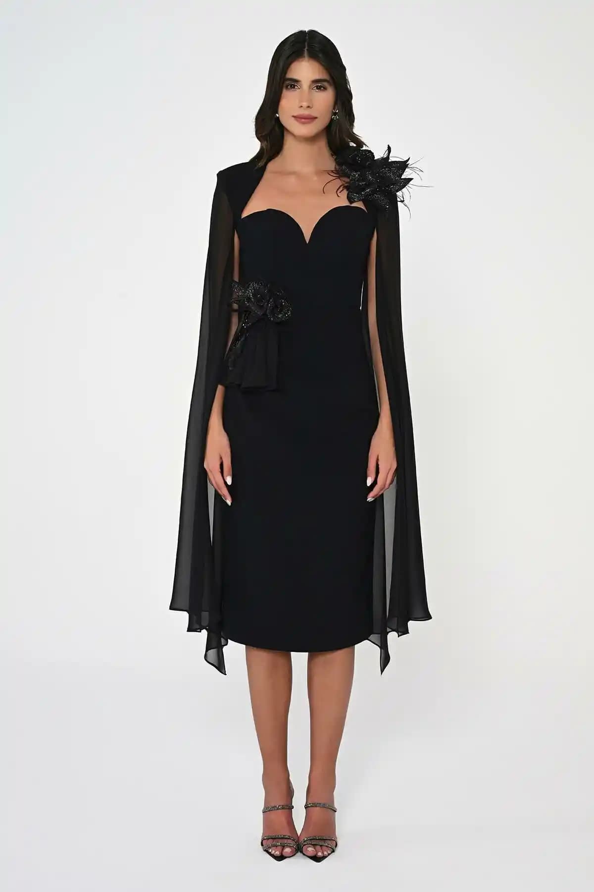 Mezuniyet İçin Siyah Düz Elbise Seçenekleri ve Kombinasyon İpuçları