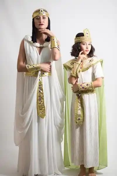 Mısır Kadın Kıyafetleri: Gelenekten Moderne Uzanan Zarif Moda Yolculuğu