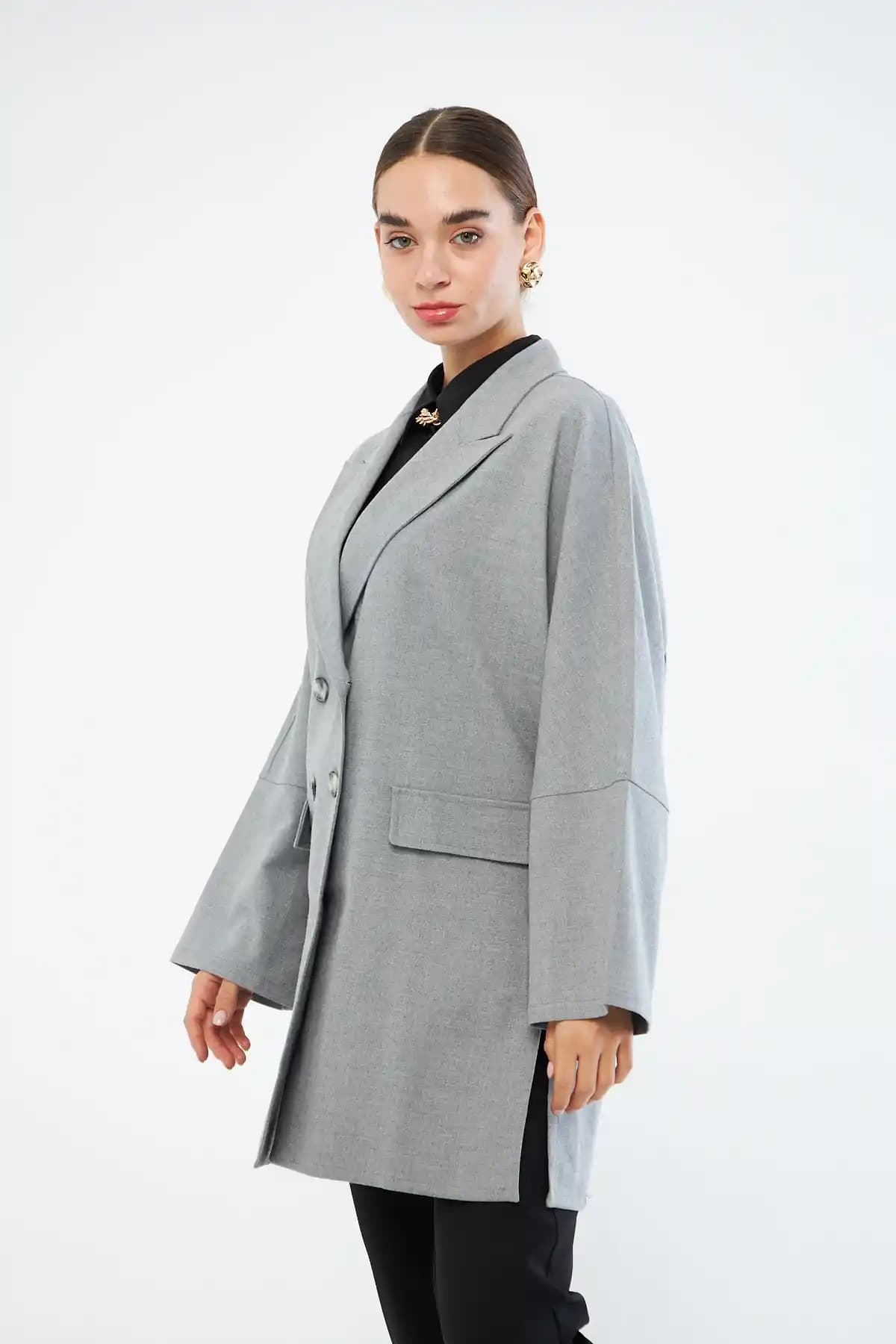 Mizalle Ceketler: Şıklık ve Konforu Bir Arada Sunan Modern Moda Parçası