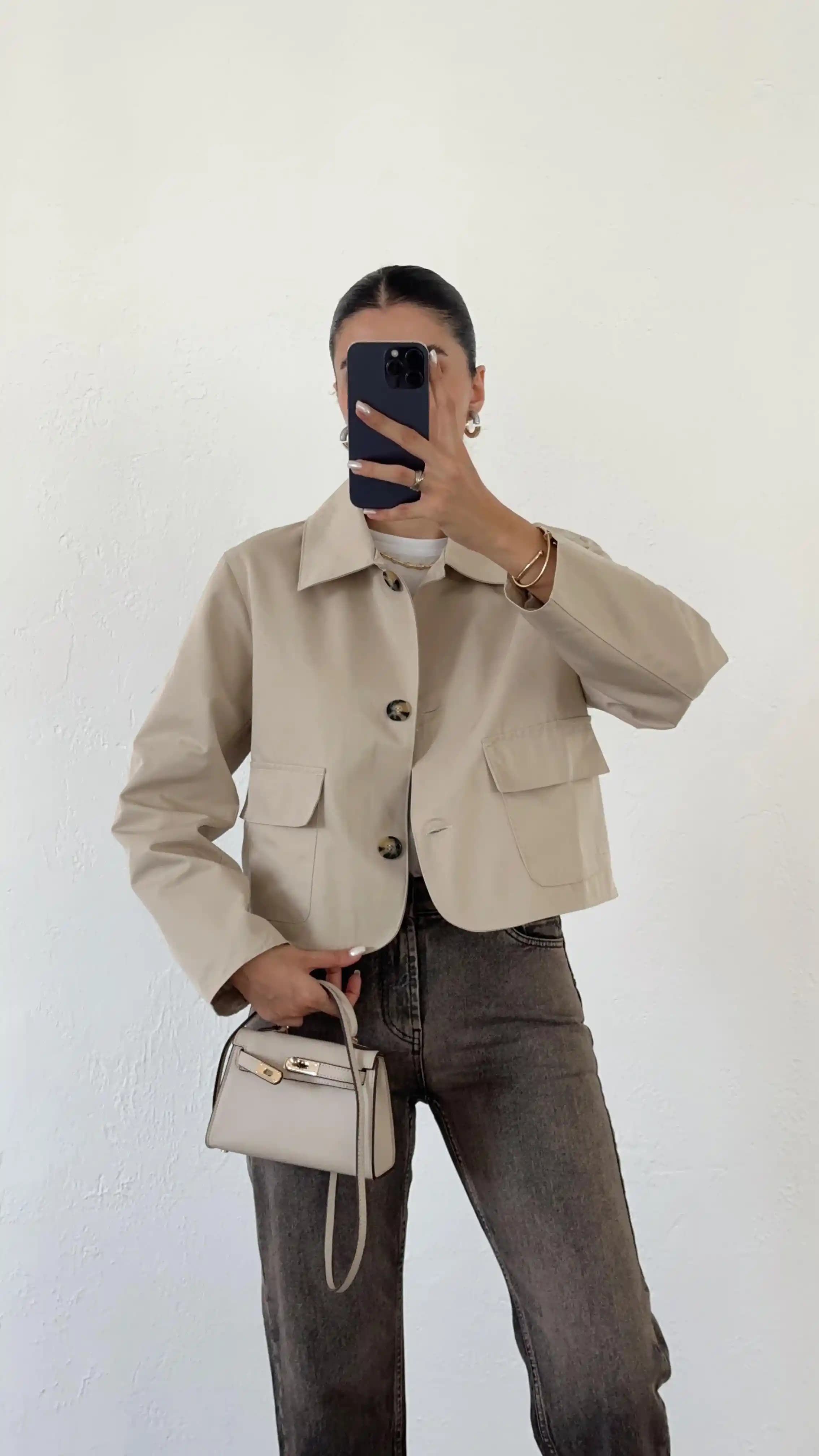 Moda Dünyasında 3 Düğmeli Ceketlerin Tarihçesi ve Güncel Kullanım Alanları