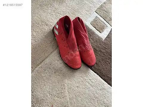 Moda Dünyasında 35 Numara Adidas Ayakkabılar: Şıklık ve Konforun Buluştuğu Nokta