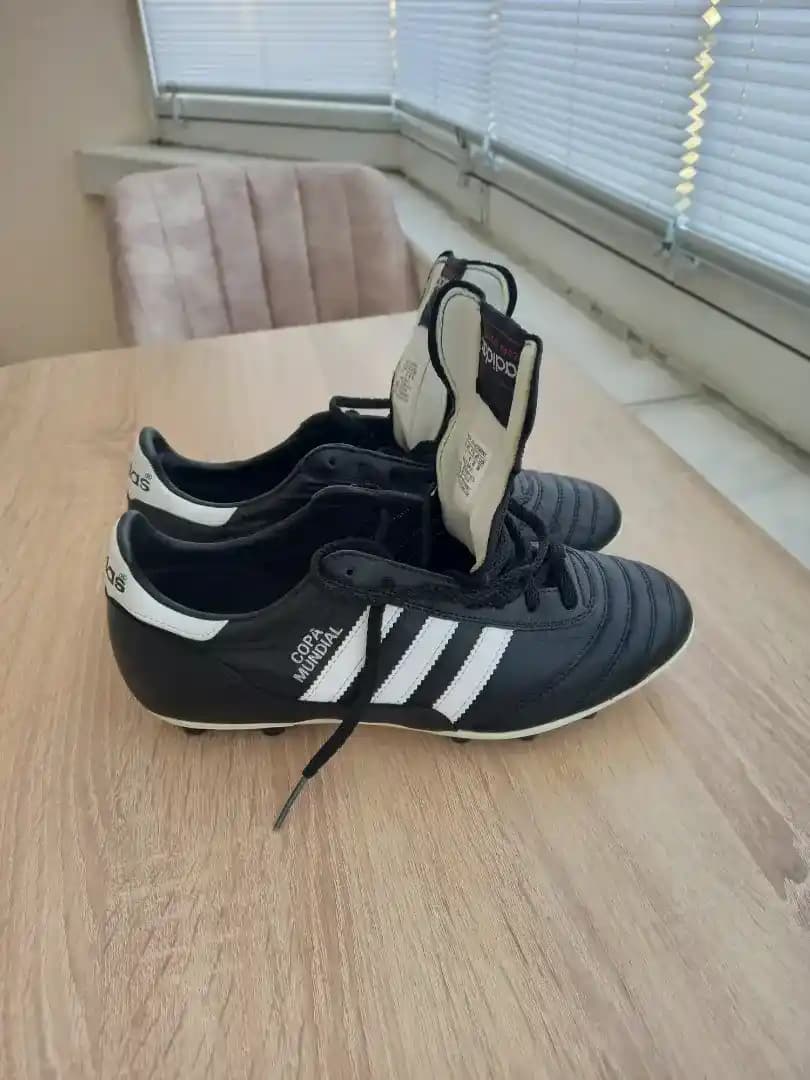 Moda Dünyasında 42 Numara Adidas Ayakkabılar: Konfor ve Tarzın Buluşması