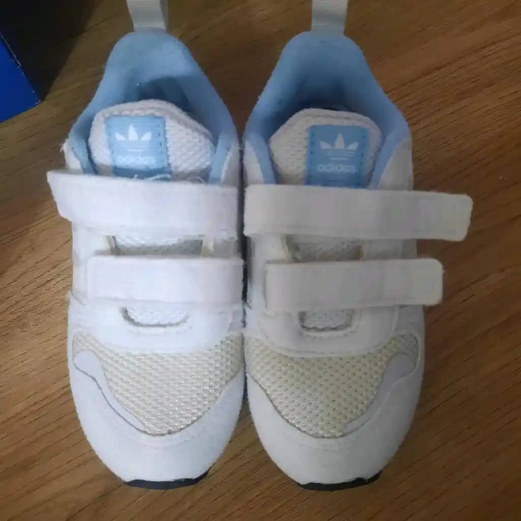 Moda Dünyasında Adidas 27 Numara Seçenekleri ve Doğru Ayakkabı Numarası Belirleme İpuçları