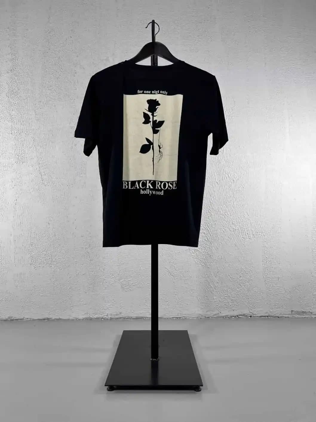 Moda Dünyasında Arka Desenli Tişörtlerin Yeri ve Önemi Analizi