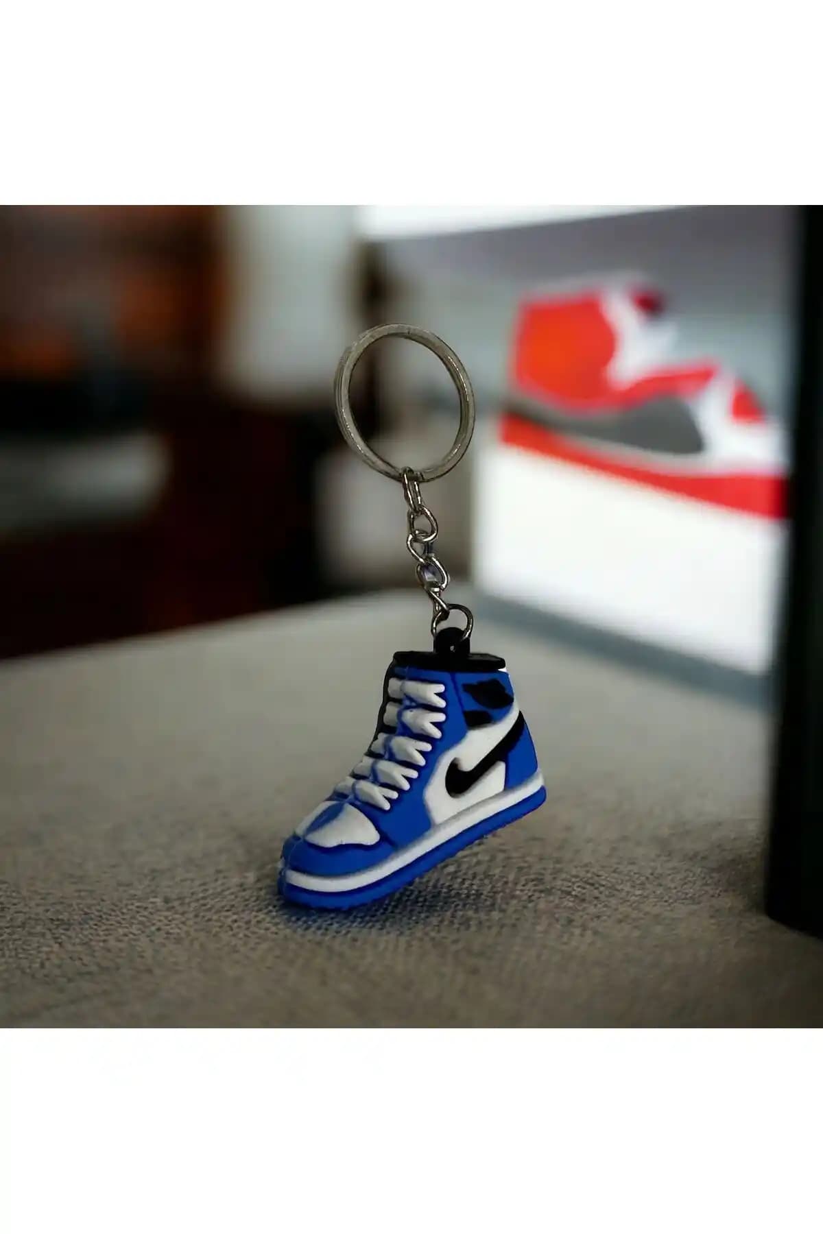 Moda Dünyasında Ayakkabı Anahtarlıklarının Yeri ve Önemi Geniş Kapsamlı Analizi