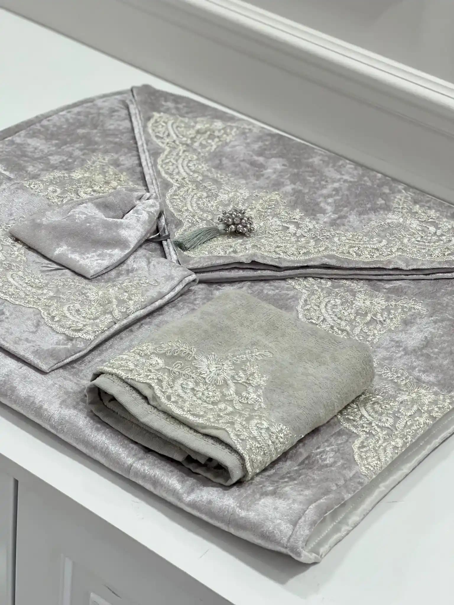 Moda Dünyasında Bohça Takımı: Geleneksel ve Modern Tasarımların Buluşması