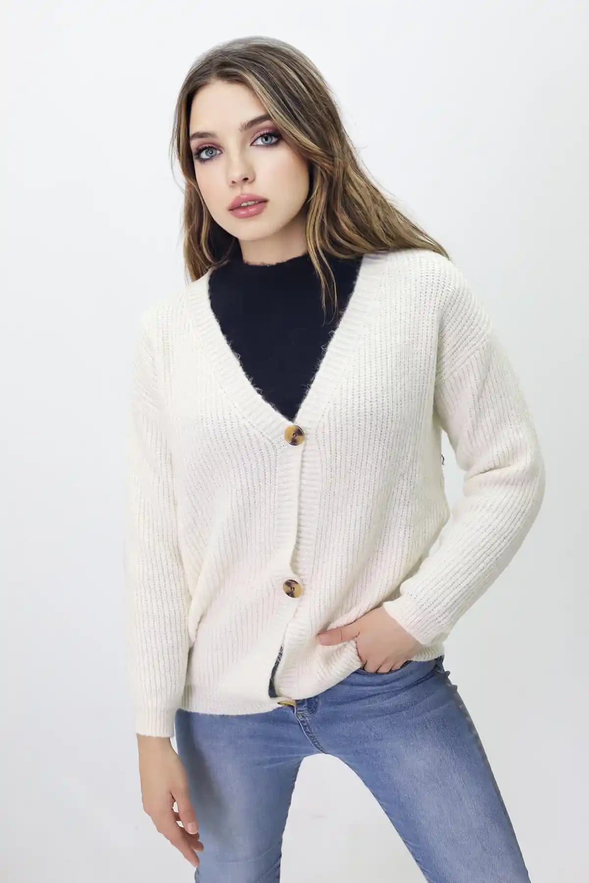 Moda Dünyasında Ceket ve Kazak: Şıklık ve Fonksiyonellik Bir Arada