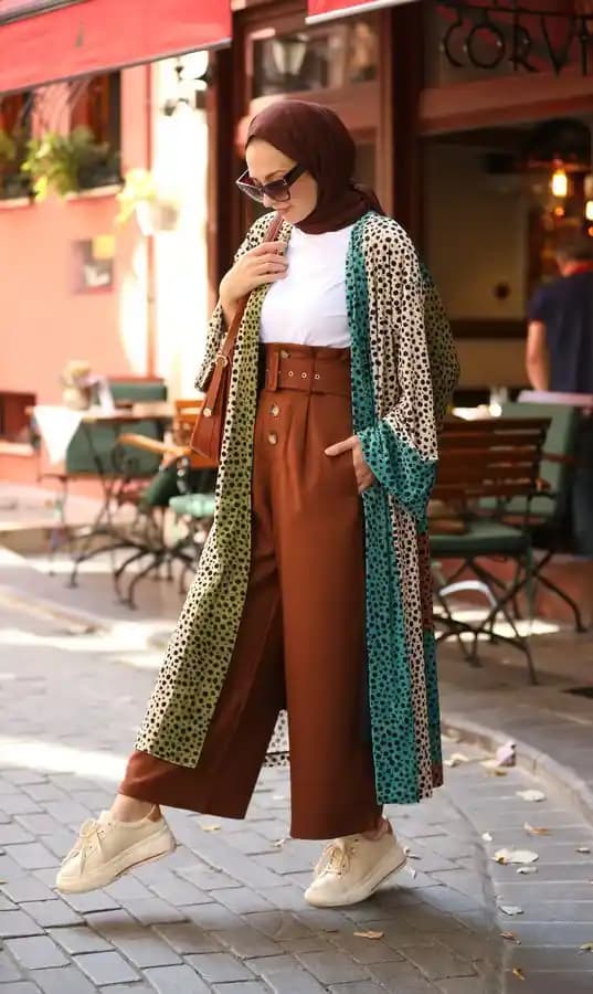 Moda Dünyasında Dış Giyim Modelleri: Trendler, Çeşitler ve Kullanım Alanları