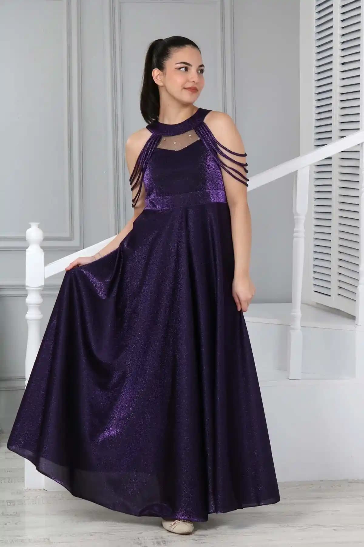 Moda Dünyasında Elbise Resimleri ve Trendleri Yansıtan Güçlü Görseller