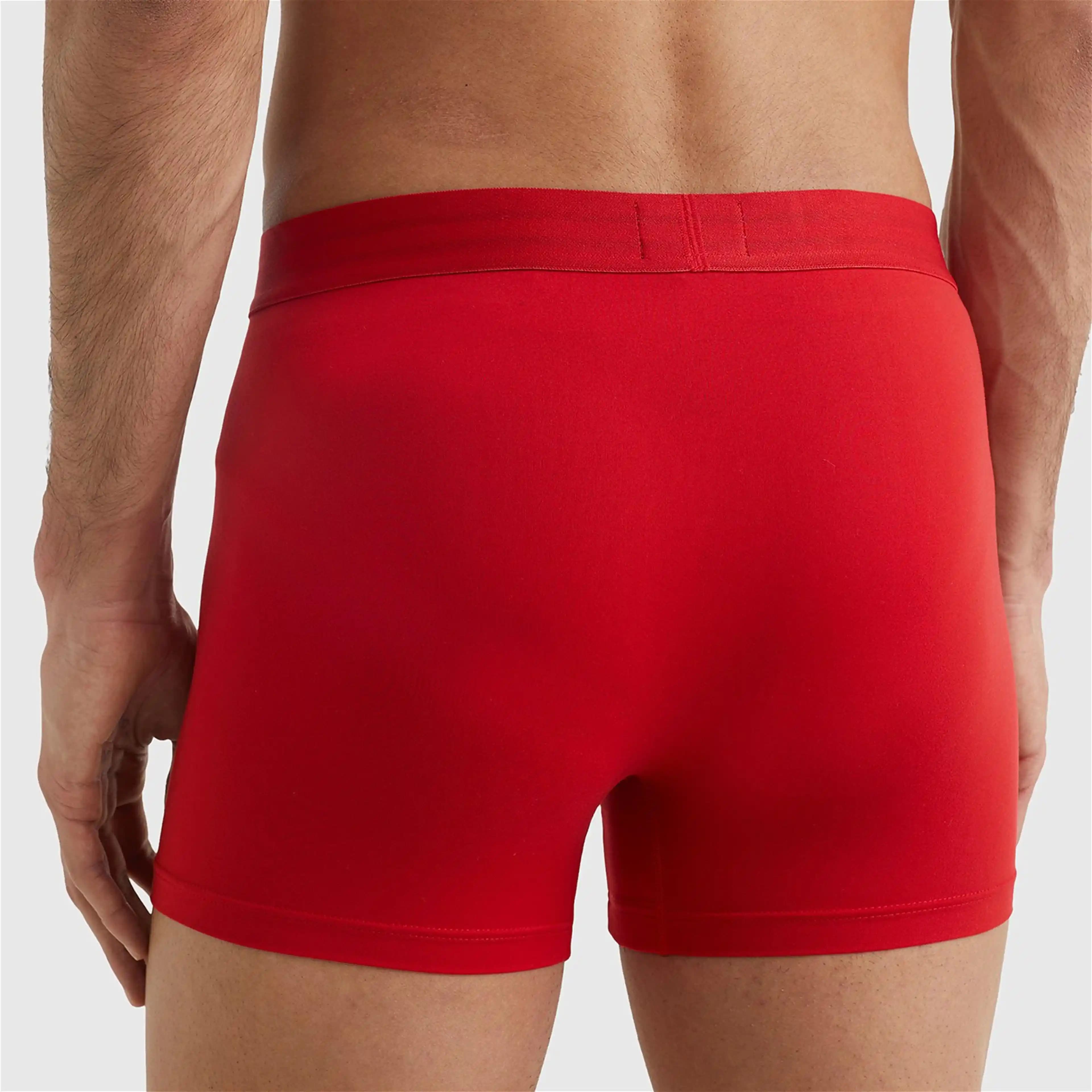 Moda Dünyasında Kırmızı Boxer: Renk ve Stil Üzerine Derinlemesine Bir İnceleme