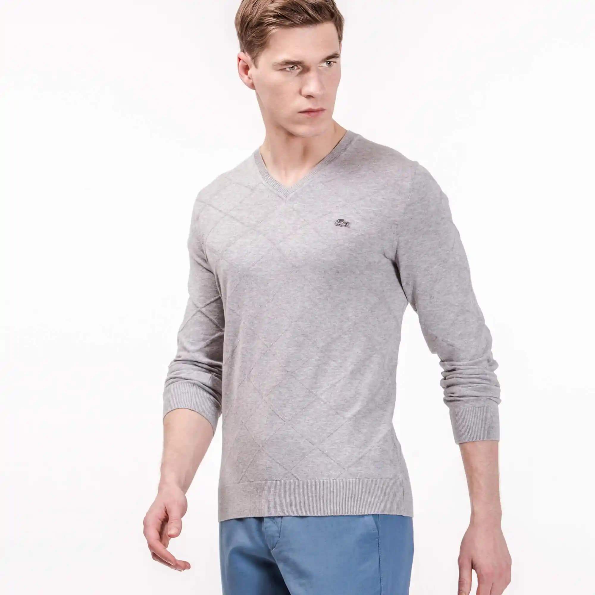 Moda Dünyasında Lacoste ile Şıklık ve Konforu Yansıtan Triko Kazak Seçenekleri