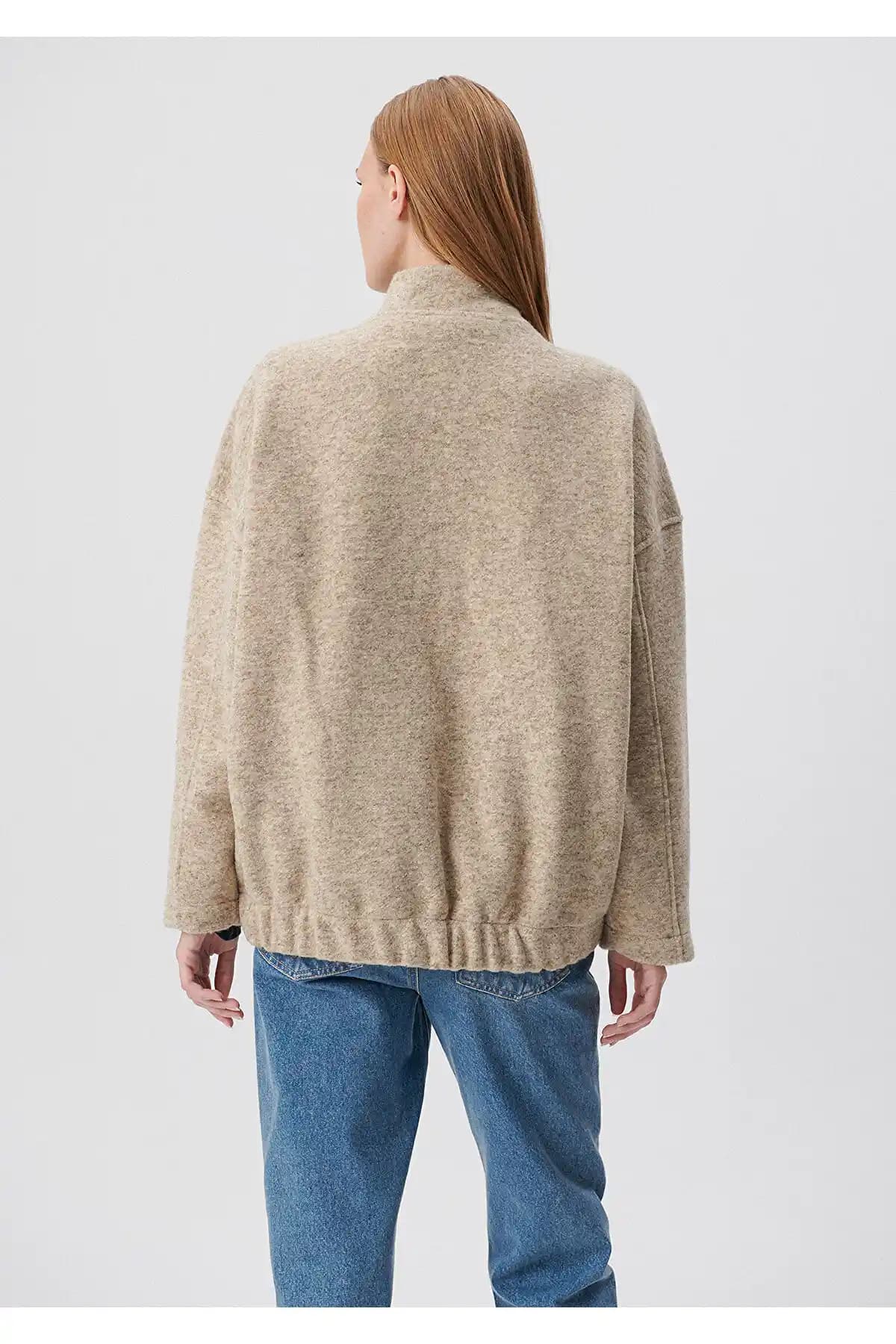 Moda Dünyasında Mavi Bej Ceketler: Şıklık ve Çok Yönlülük İçin En İyi Seçenekler