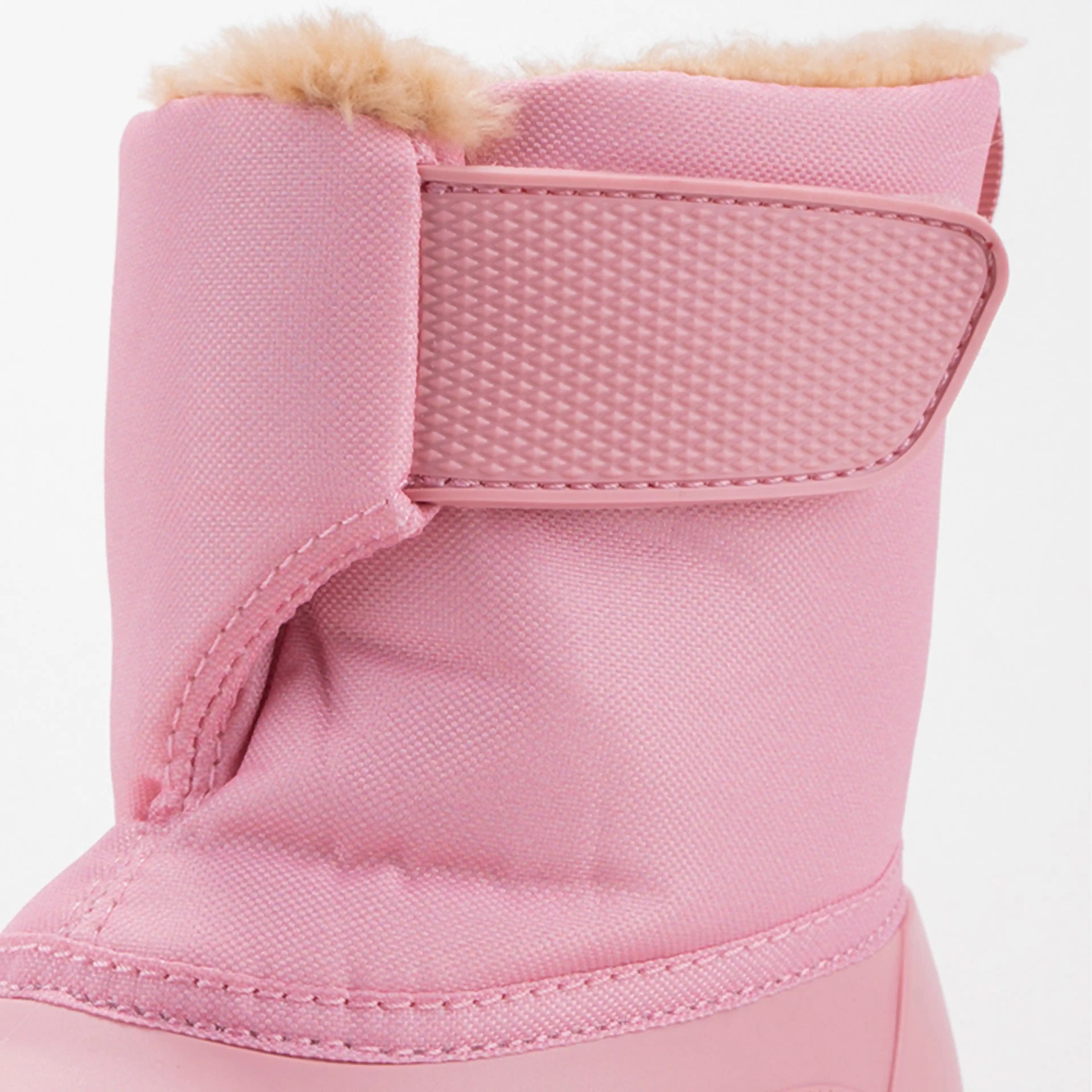 Moda Dünyasında Pembe Botlarla Kendinizi İfade Etmenin En Güçlü Yolları