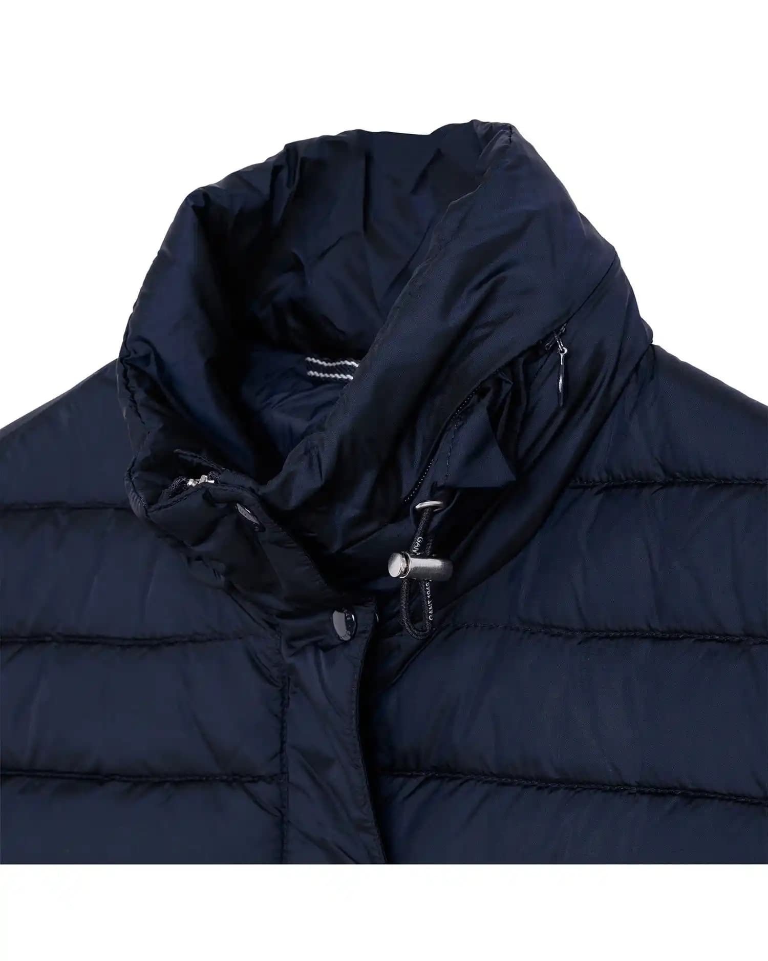 Moda Dünyasında Polyamide: Dayanıklı ve Çok Yönlü Sentetik Kumaşın Günümüzdeki Rolü