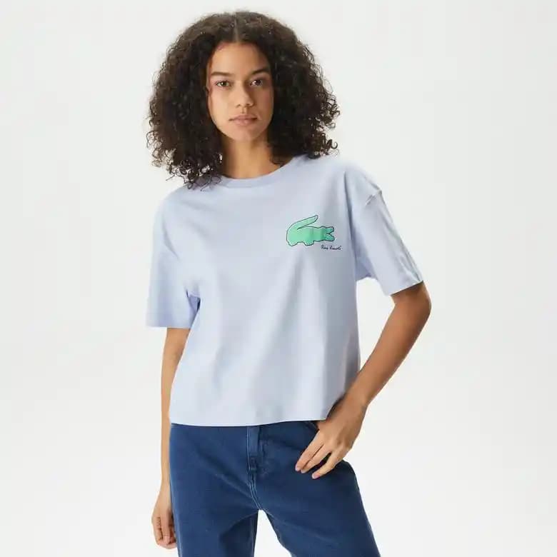 Moda Dünyasında Rahatlık ve Şıklığın Buluştuğu Mavi Loose Fit T-Shirt Trendleri ve Kombin İpuçları