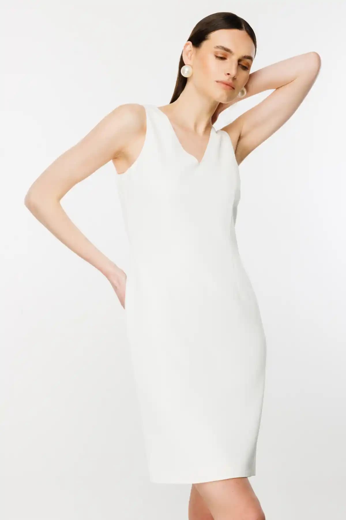 Moda Dünyasında Reklam Kol Elbise: Tasarım, Trendler ve Pazarlama Etkileri