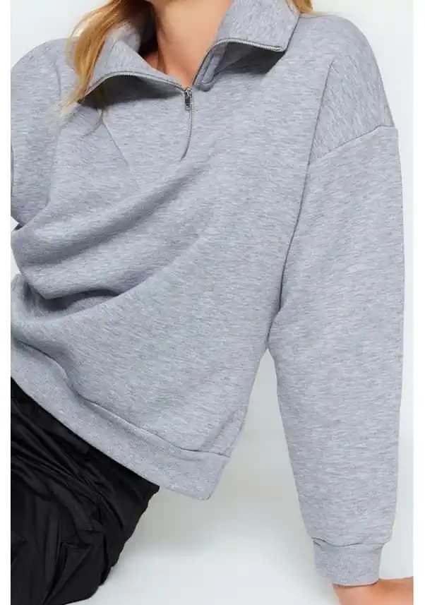 Moda Dünyasında Tarz Sweatshirt: Güncel Trendler ve Şık Kombinasyonlar