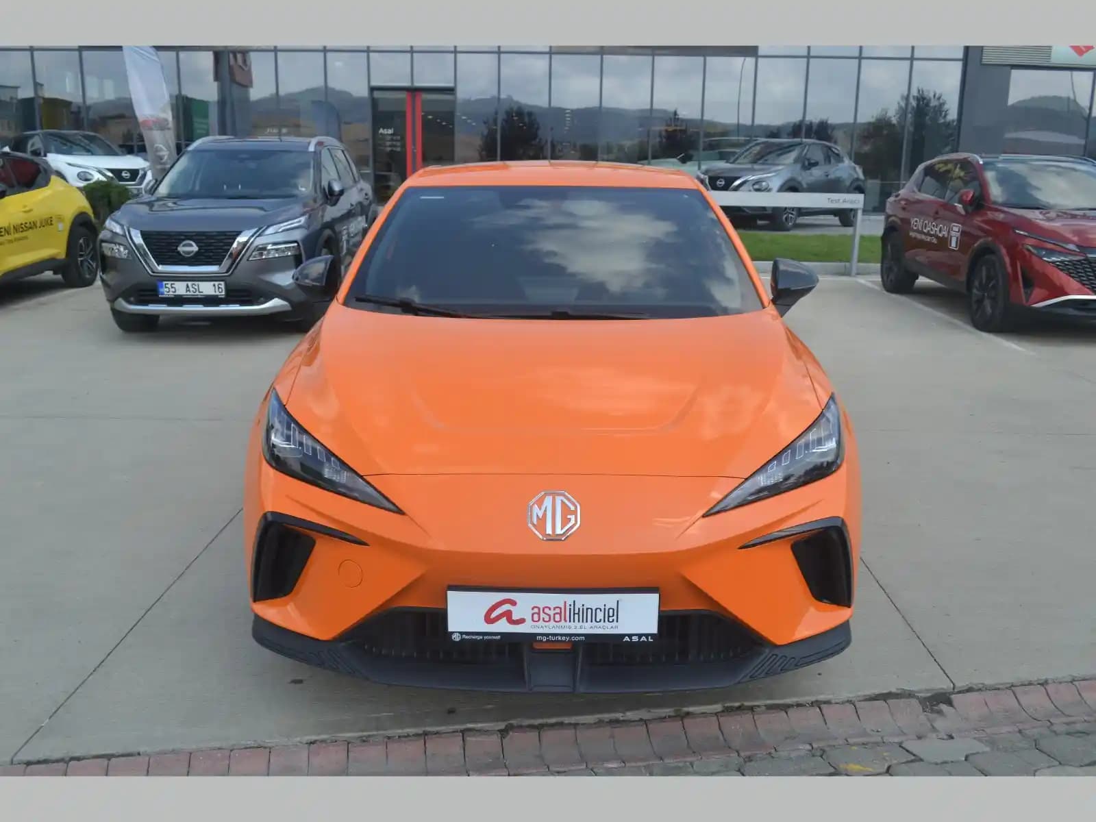 Moda Dünyasında Turuncu Renk: Cesur ve Enerjik Bir Seçenekle Tarzınızı Yükseltin