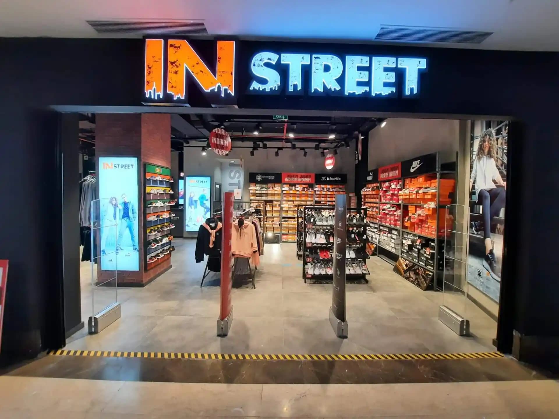 Moda Endüstrisinde Dijital Teknolojilerin Rolü ve Geleceğe Yönelik Trendler